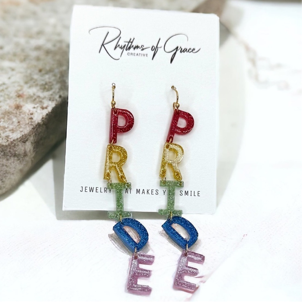 Vibrant Rainbow PRIDE Dangle Earrings – Celebrate Love & Diversity! 🏳️‍🌈 NWT